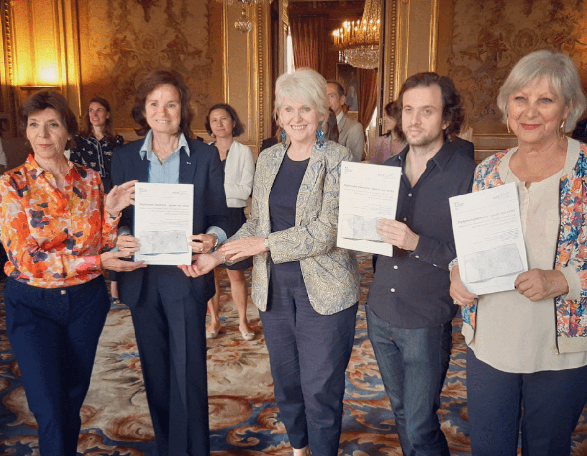 Diplomatie féministe  Égalité-femmes-hommes